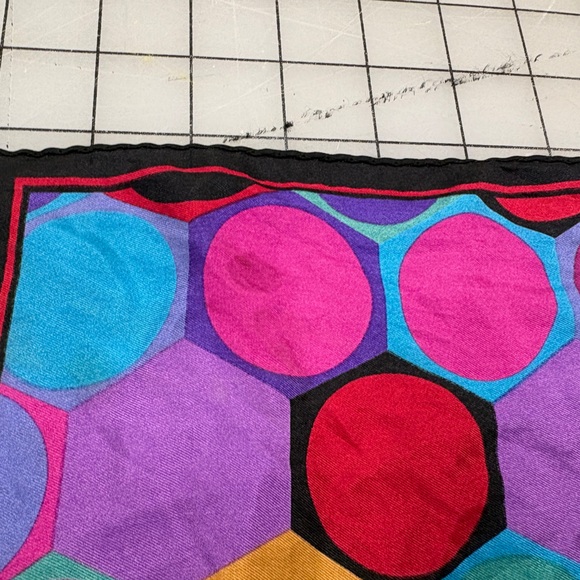 Oscar Silk printed Scarf - Picture 4 of 4